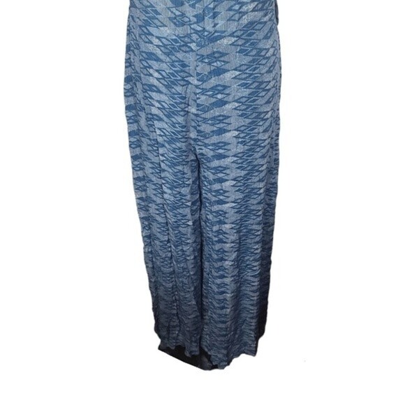 NWT Fashion Nova Belize Blue Printed Halter Jumpsuit M - Picture 3 of 9